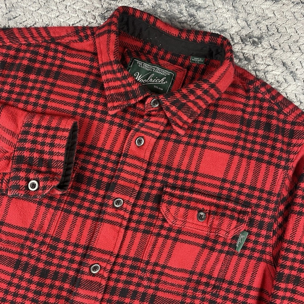 Woolrich Mens Red Black Plaid Thick Flannel Button Up Shirt Shacket Pockets Sz L